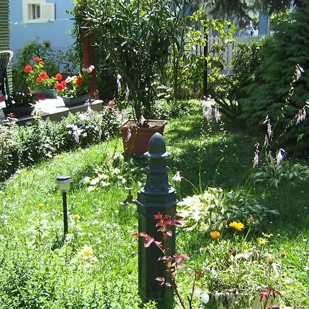 Apartment Kispal Apartmanhaz *