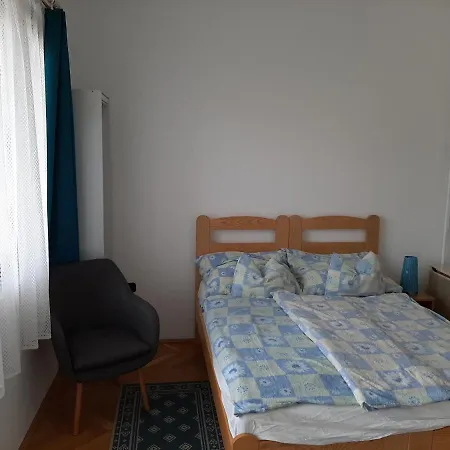 Kispal Apartmanhaz *