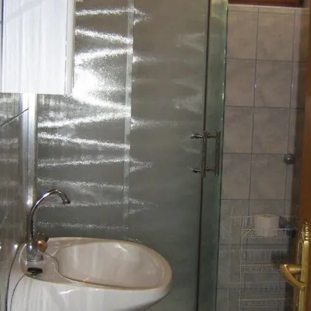 Apartment Kispal Apartmanhaz *